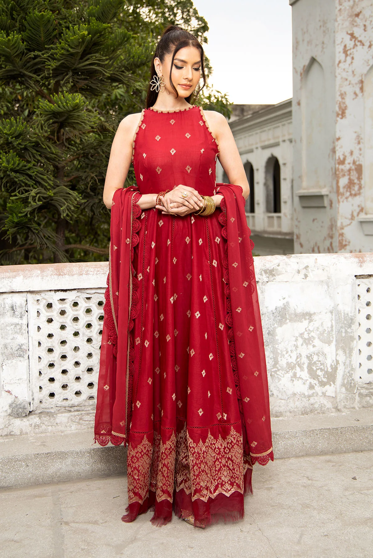 EMBROIDERED LAWN 3 PCS EMBROIDERED LAWN 3 PCS